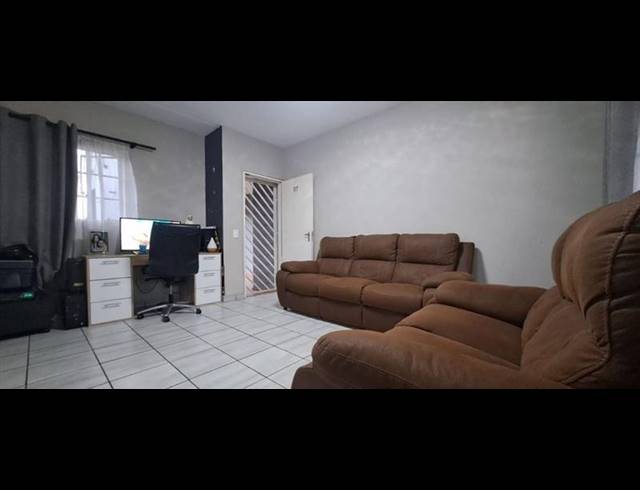 2 BEDROOM TOWNHOUSE FOR SALE IN RYNFIELD